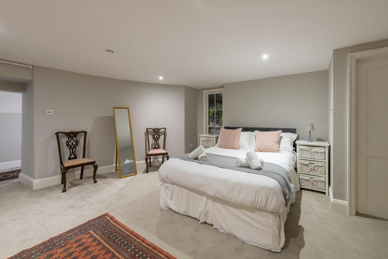 Georgian 2 Bed Apartment With 3 Bathrooms And Parking Eksteriør bilde